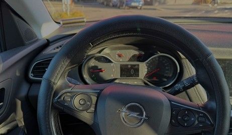 Автомобиль с АКПП Opel Grandland для обучения вождению в Минске
